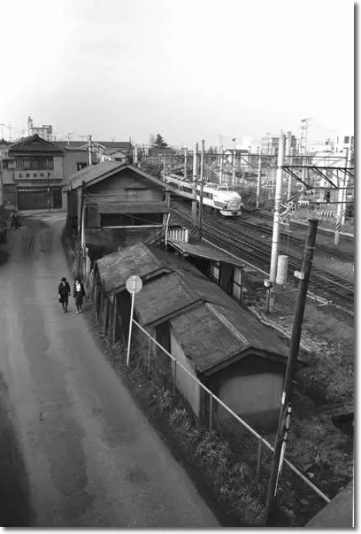 特急「ひばり」が仙台駅に入線。